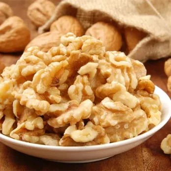 আখরোট (Walnuts)
