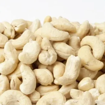 কাজু বাদাম (Cashew Nuts)